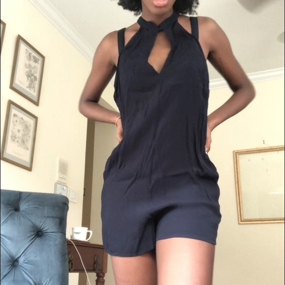 BLACK CUTOUT ROMPER - Picture 4 of 5